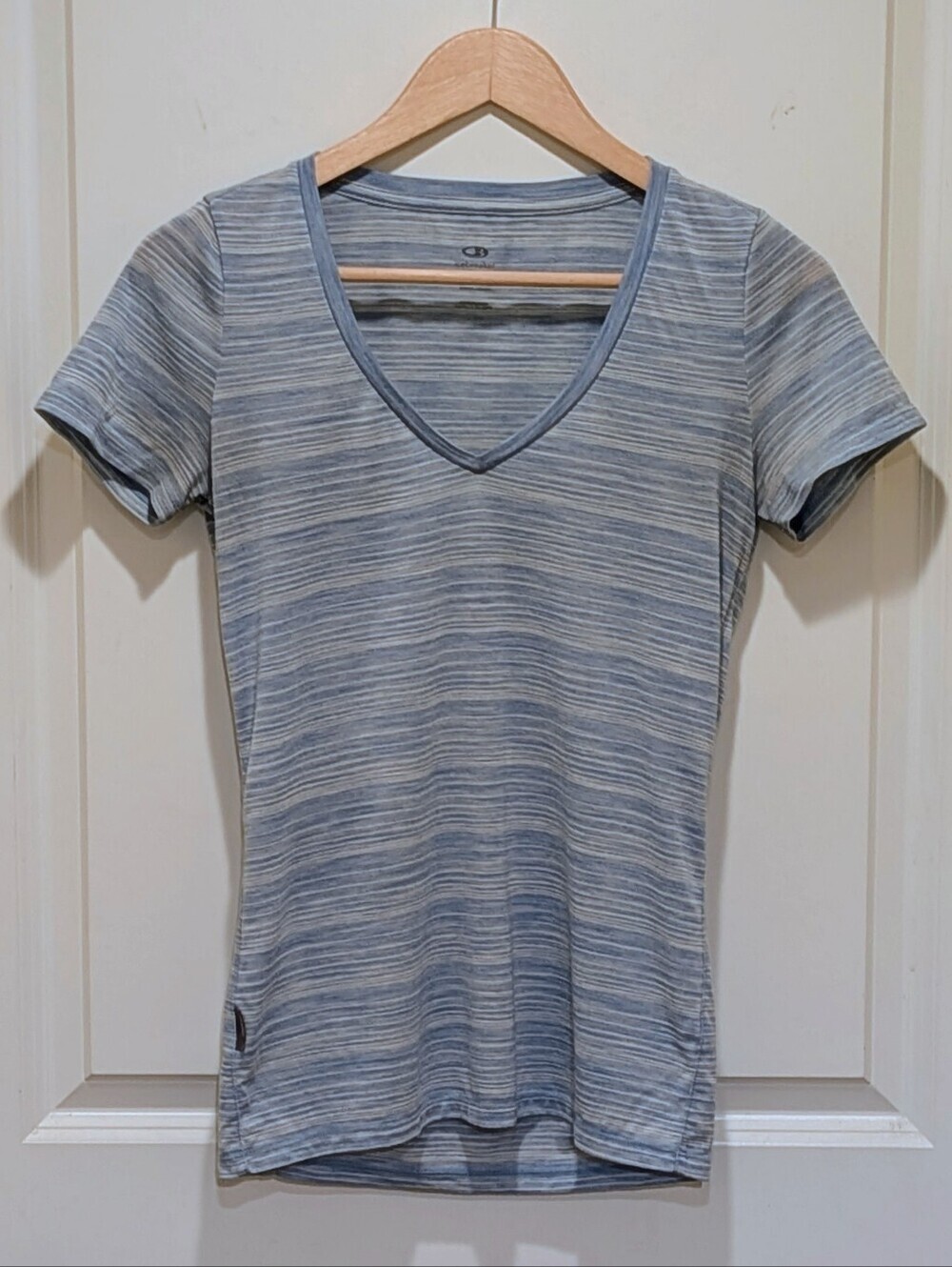 GUC Icebreaker Merino XS Tech Lite SS Pale Blue Striped